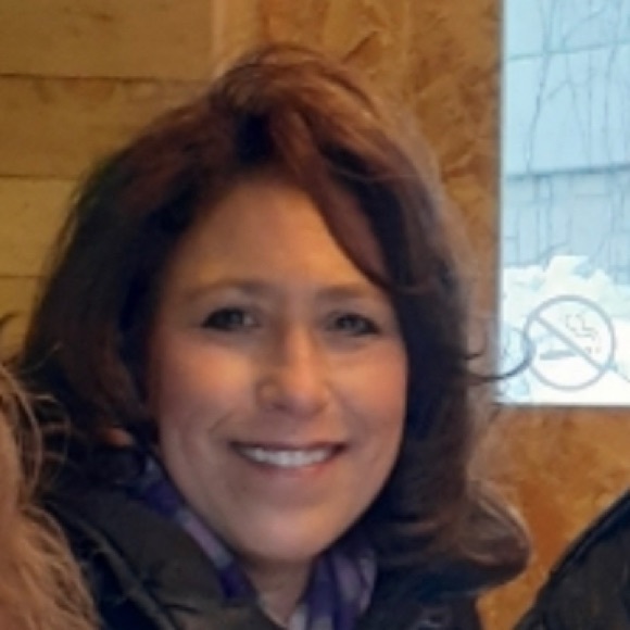 Meet your Posher, Debra - Picture 3 of 4